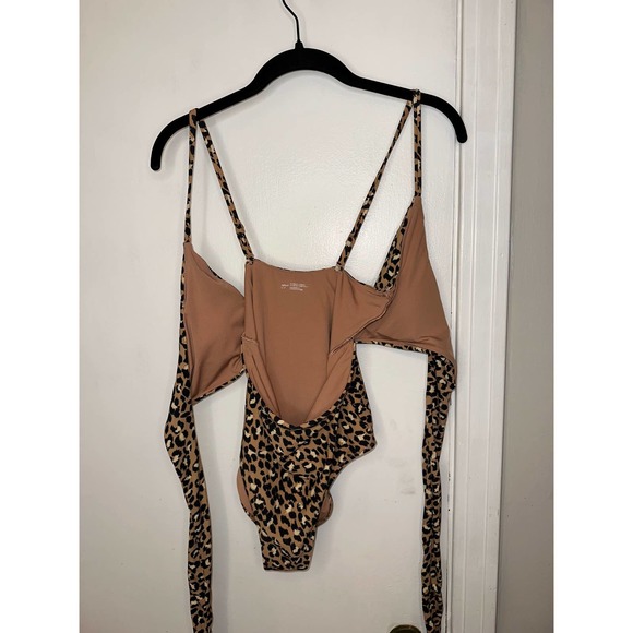 Aerie Leopard one piece wrap swimsuit - Picture 3 of 3